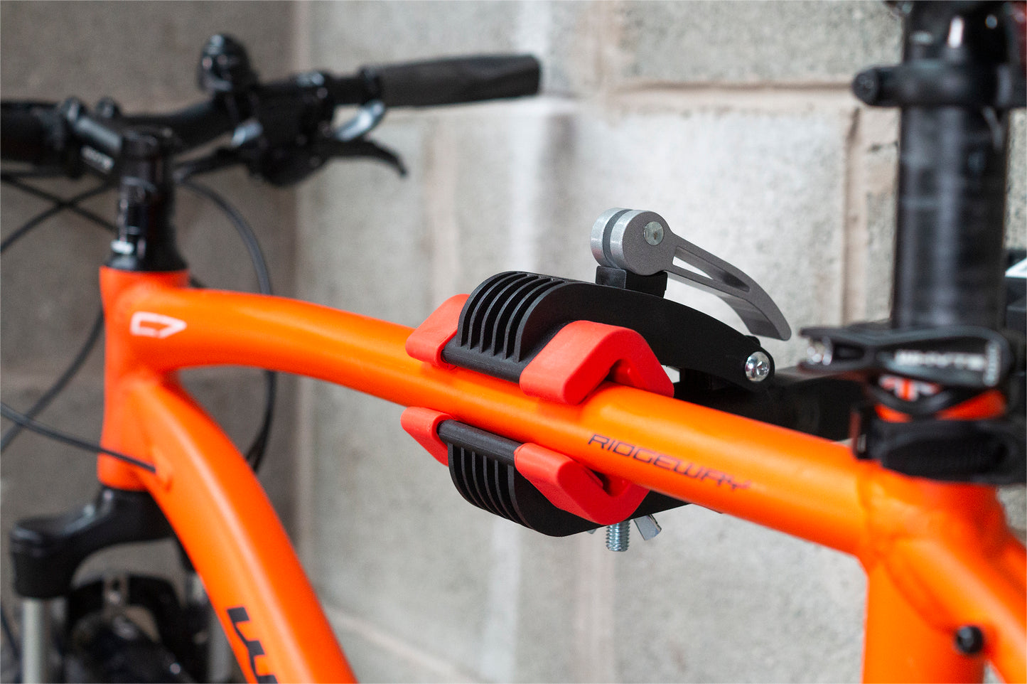 Wall Mounting Bicycle Repair Clamp With Quick Release