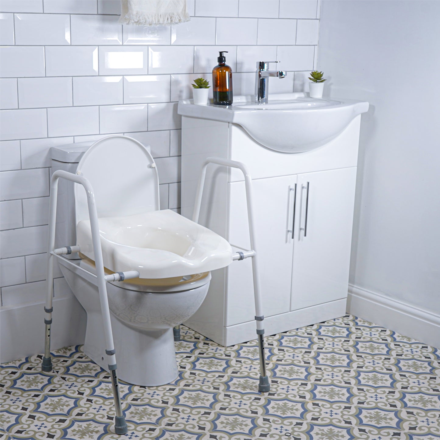Solo President Width Adjustable Toilet Seat and Frame - Flat Packed