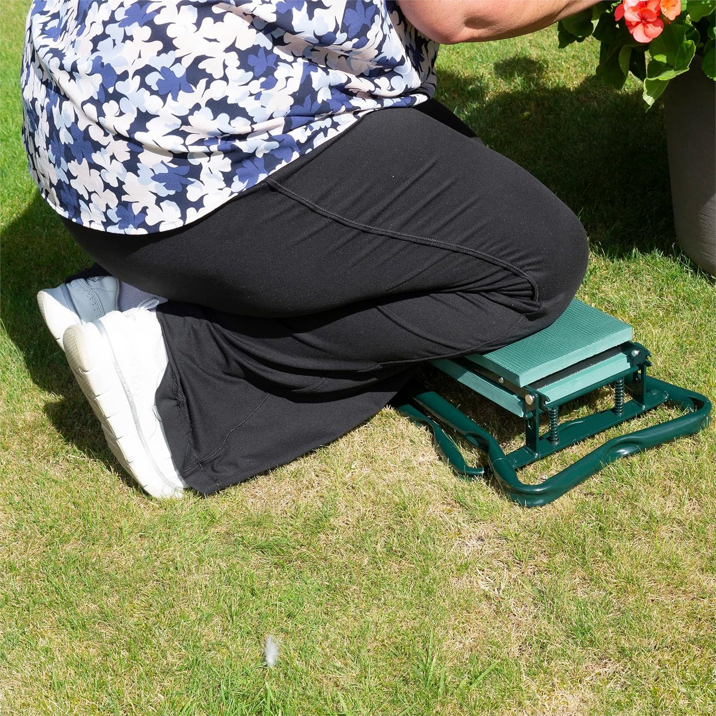 St Helens Home and Garden Folding Multi Use Garden Kneeler and Bench